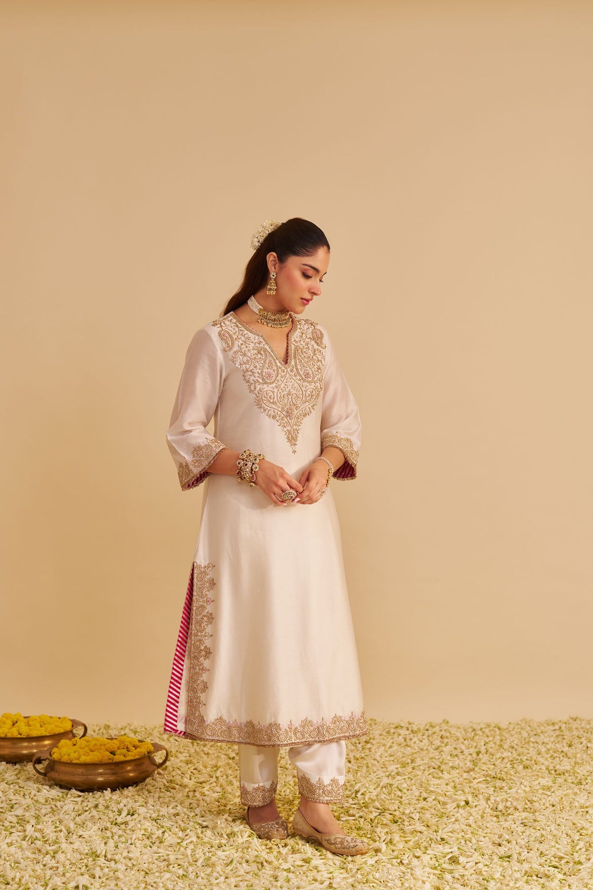 Areefa - Dabka Zardozi Embroidered Rich Banarasi Daisy Ivory Suit & Salwar
