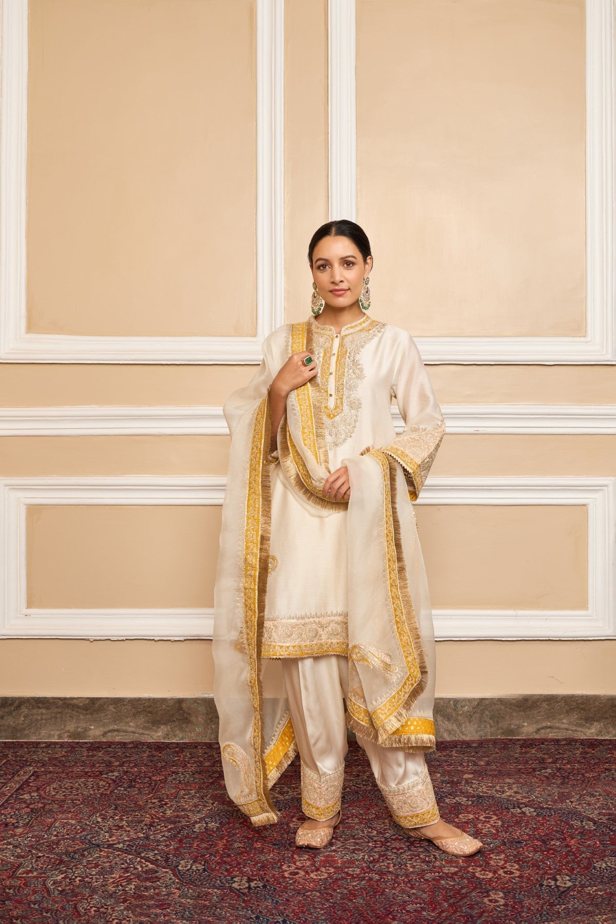 SABAA - DAISY IVORY SHORT KURTA WITH SALWAR AND DUPATTA (LXRTS)