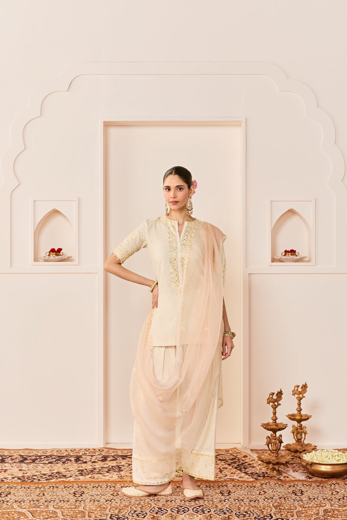 Anaisha -Daisy Ivory Short Kurta With Farshi Salwar