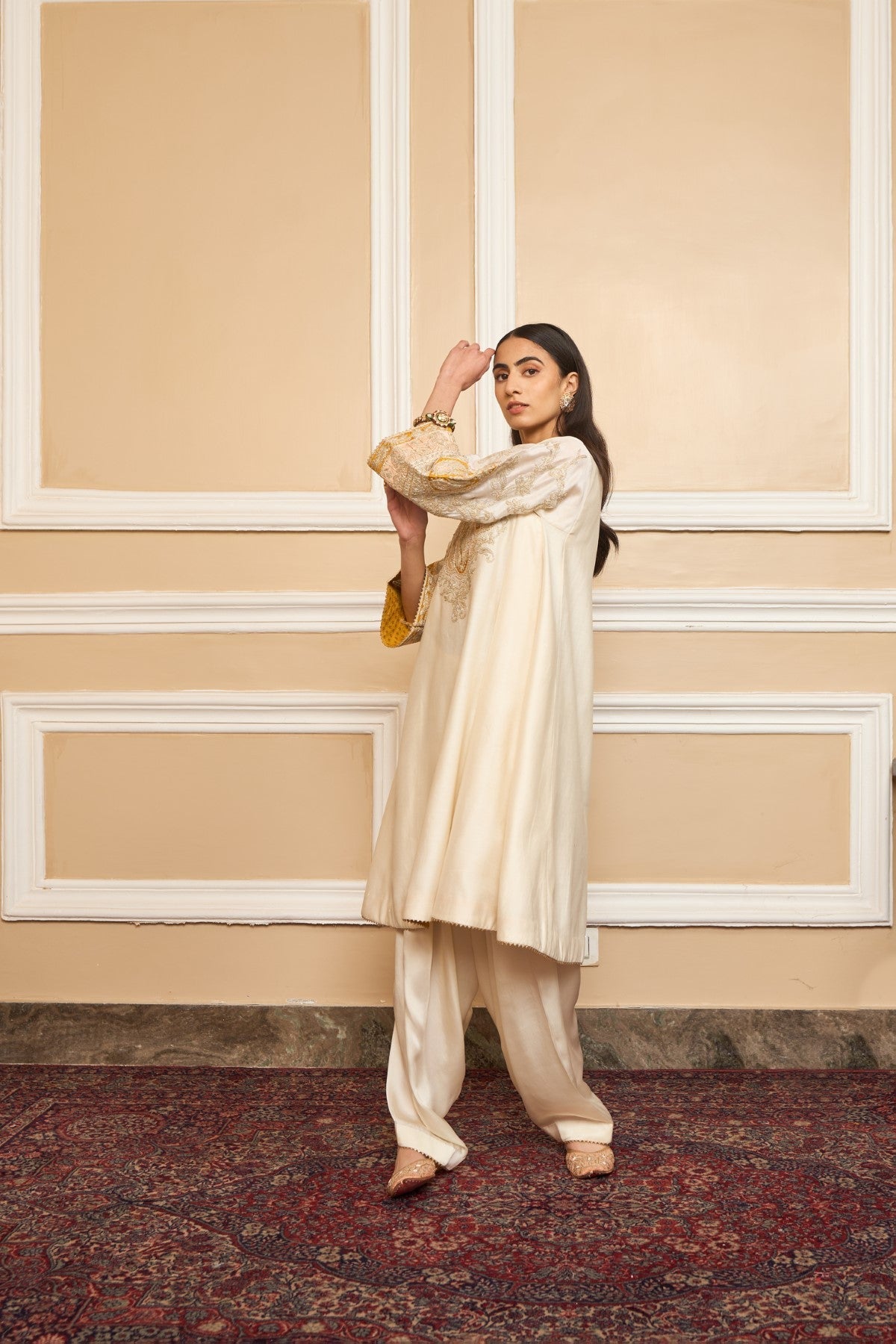 Smridhi Oberoi IN MOHSINA - DAISY IVORY SHORT KALIDAAR CHOGA WITH SALWAR