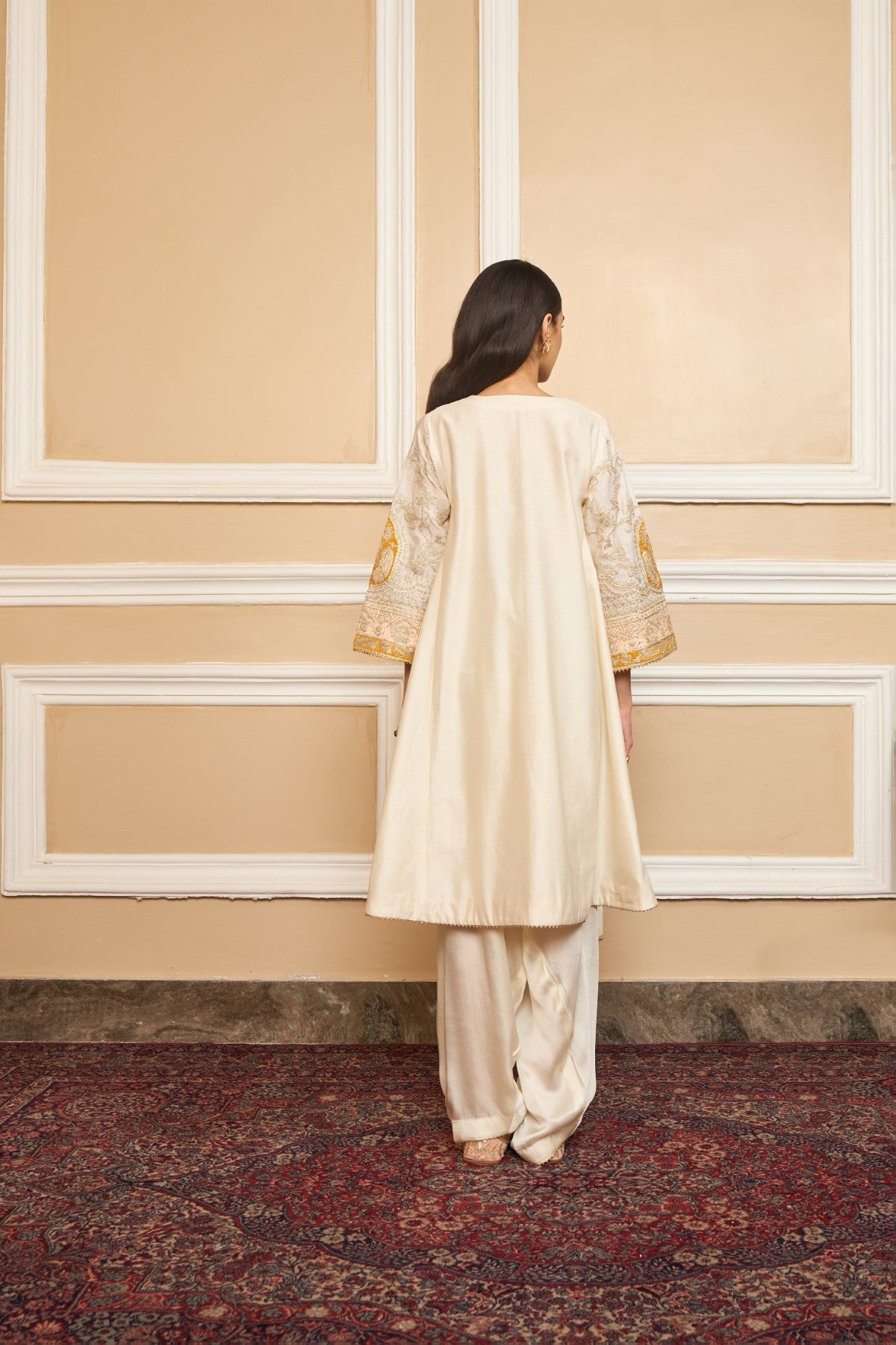 Smridhi Oberoi IN MOHSINA - DAISY IVORY SHORT KALIDAAR CHOGA WITH SALWAR