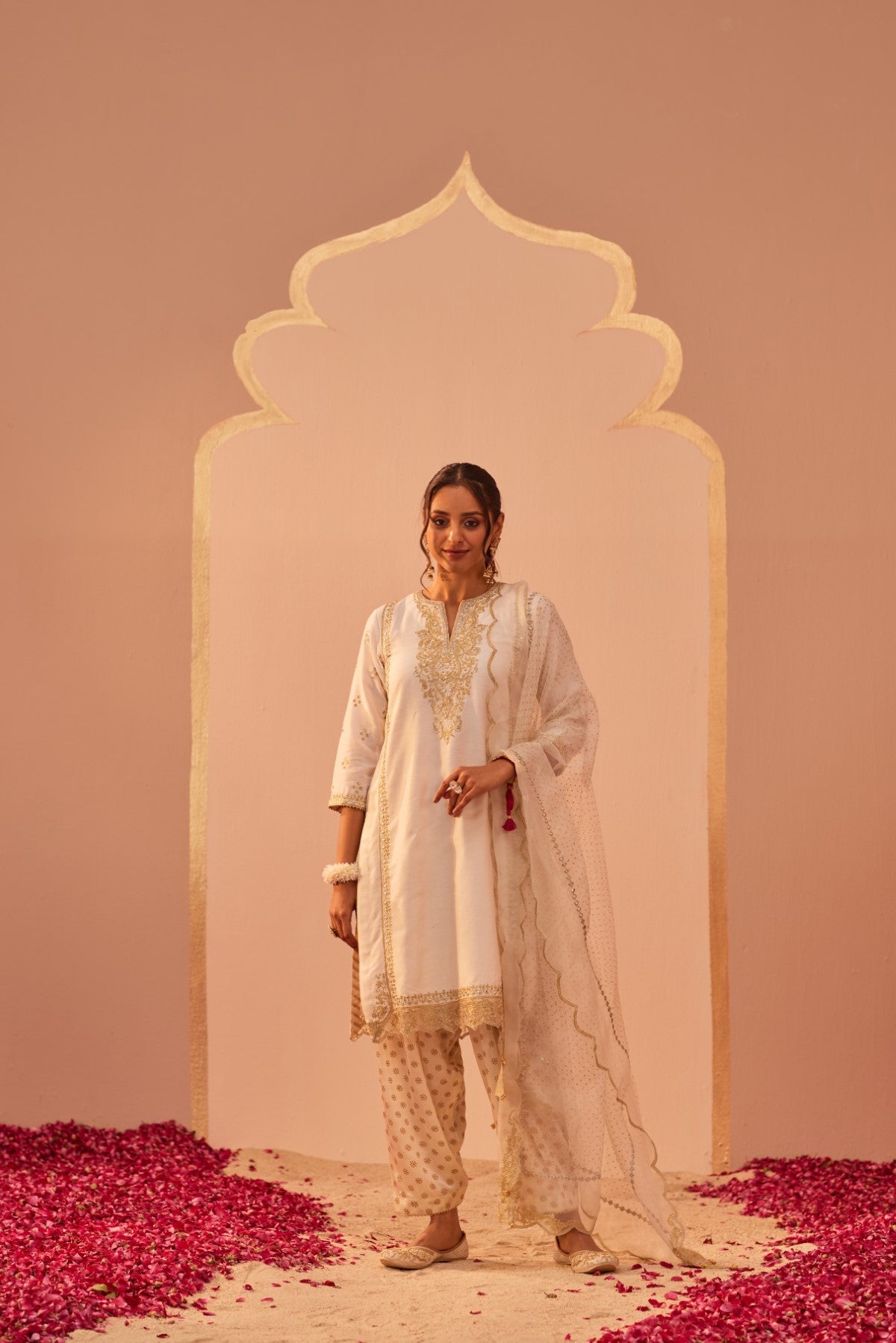 Aaima- Daisy Ivory Kurta Salwar Set