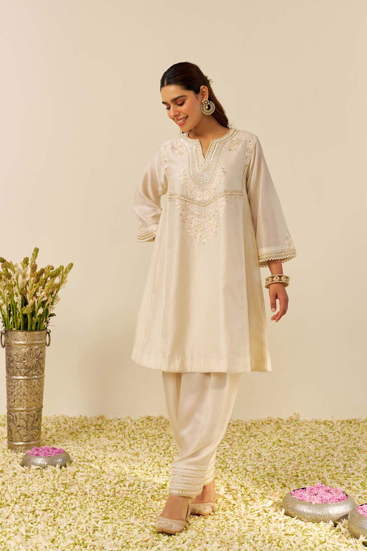 AIZA - Daisy Ivory SHORT CHAUGA WITH SALWAR