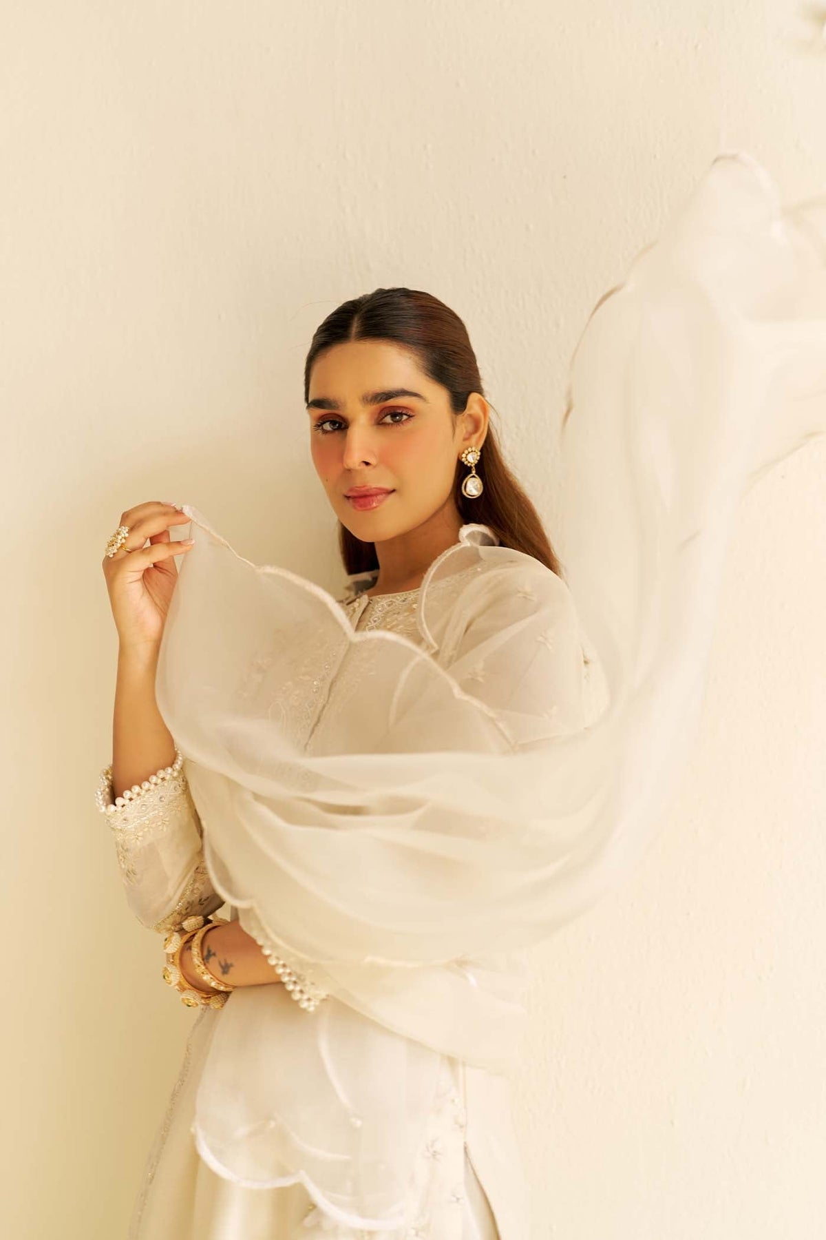 ZAISHA - Daisy Ivory SHORT KURTA WITH DHOTI (LXRTS)