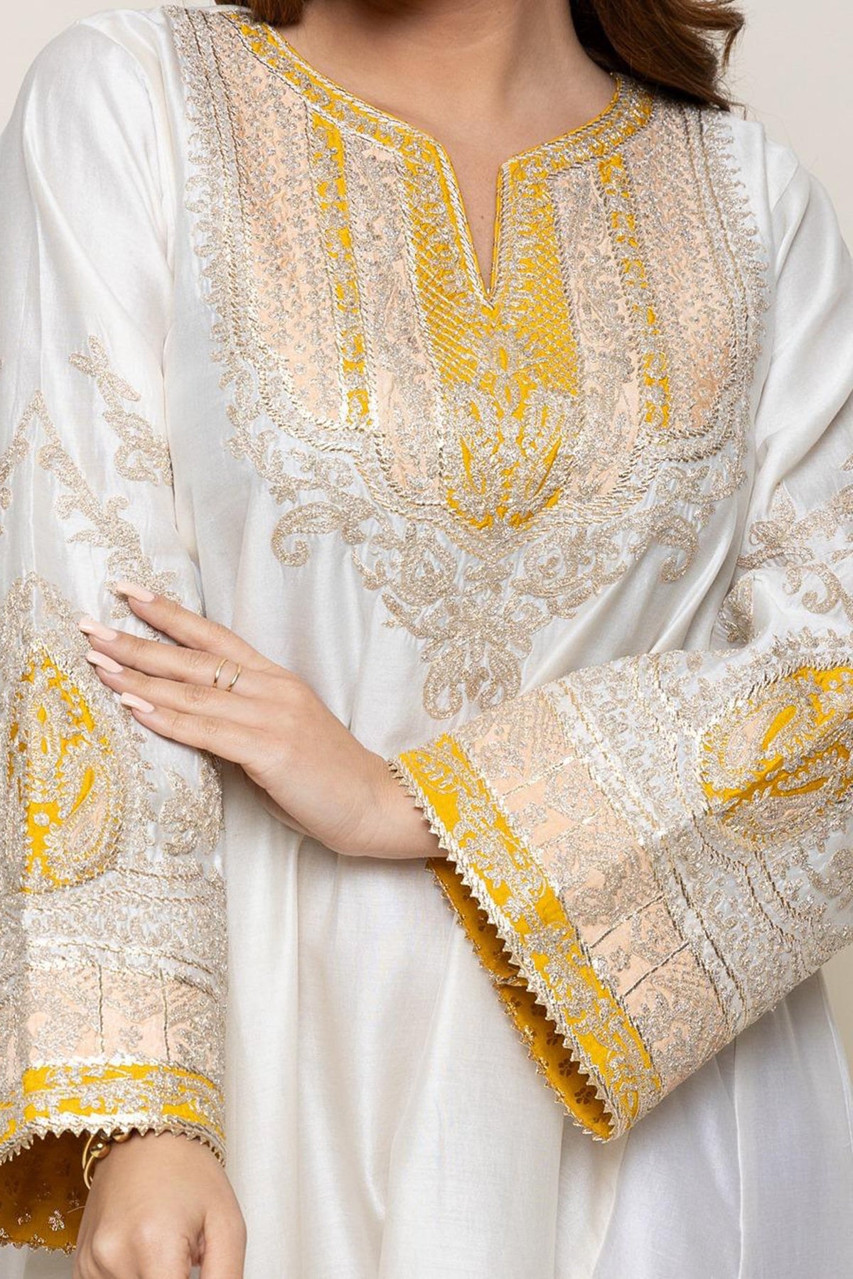 Mohsina - Daisy Ivory Abaya