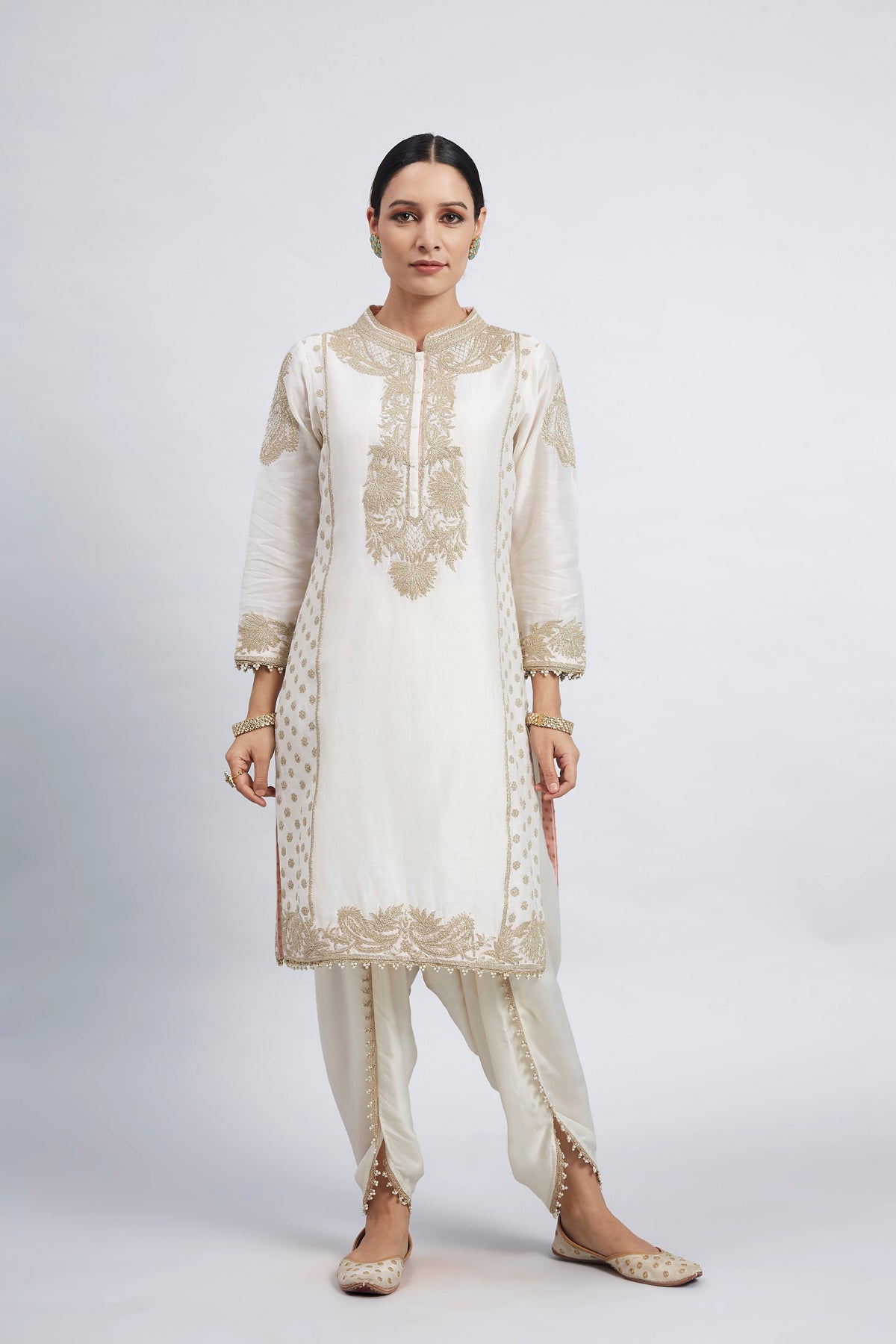 Aabish- Daisy Ivory Pearl Embroidered Kurta Set