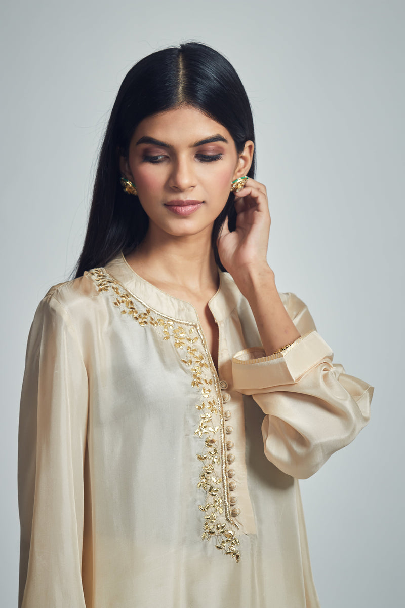 Nyasia- Soft beige Habutai silk embroidered chauga