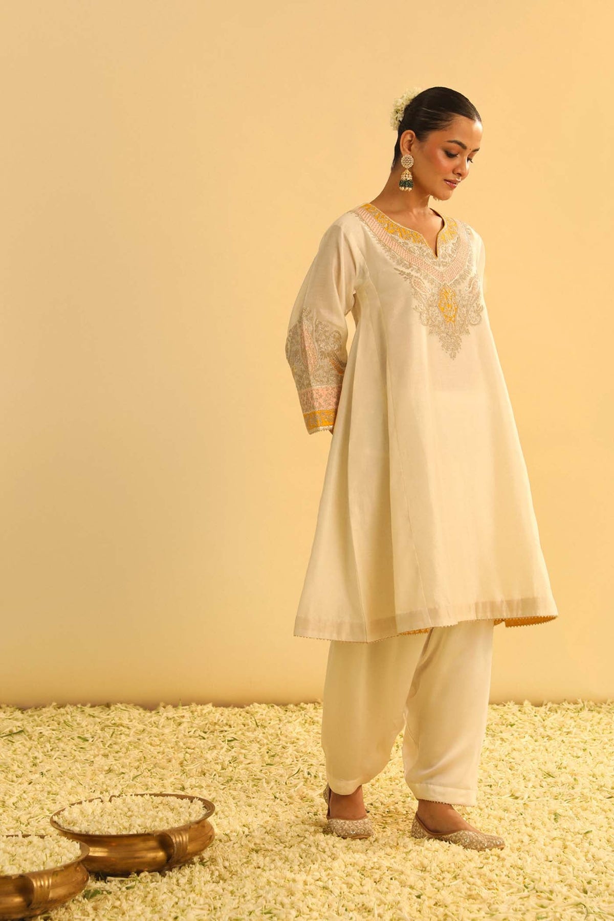 MEHRISH - DAISY IVORY SHORT KALIDAAR CHOGA WITH SALWAR (LXRTS)