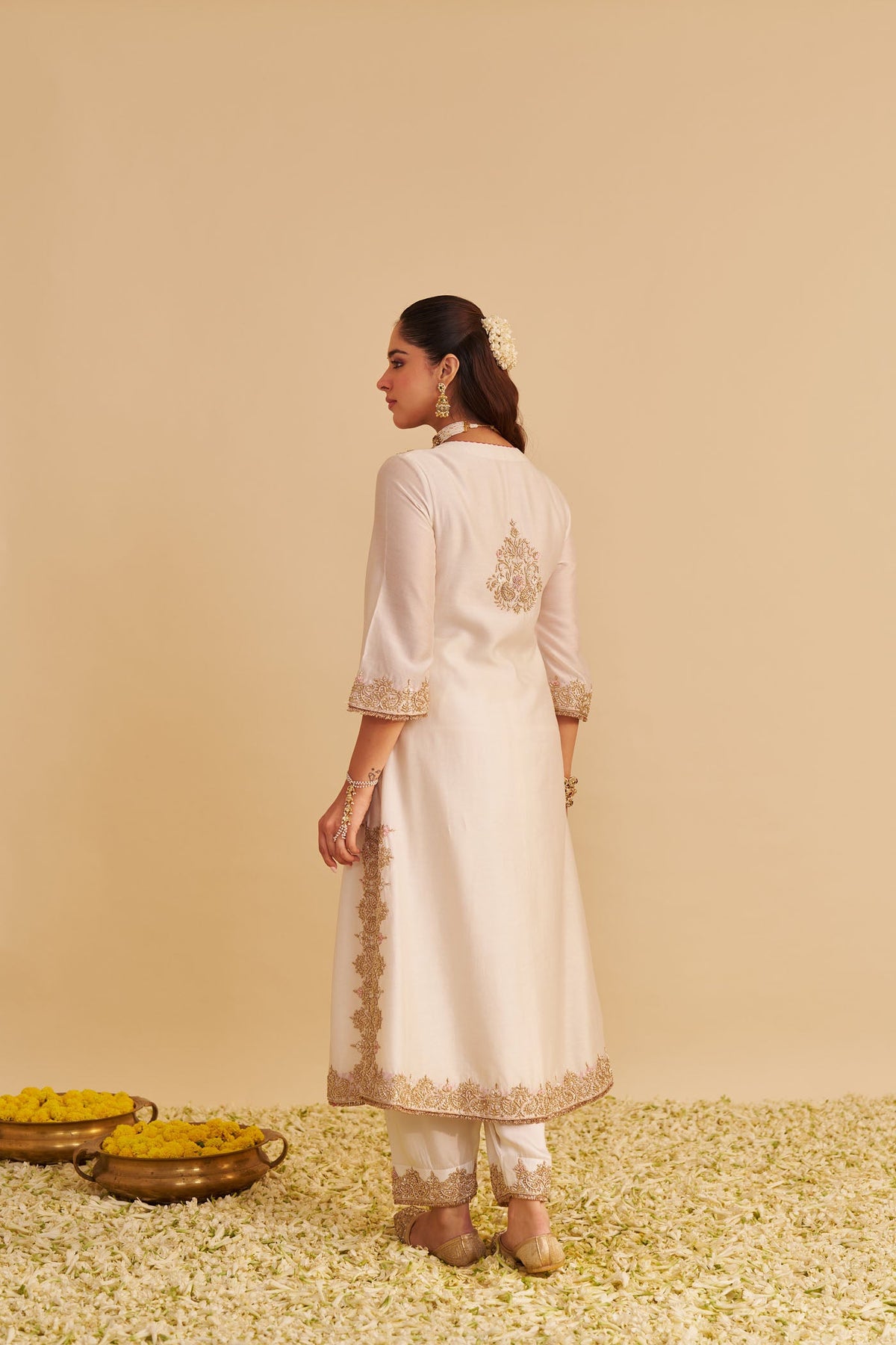 Areefa  - Dabka Zardozi Embroidered Rich Banarasi Daisy Ivory Suit & Salwar (Lxrts)