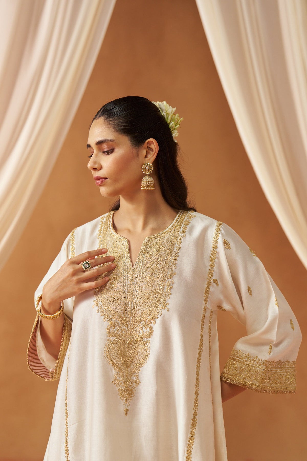 Maahgul Daisy Ivory Kalidaar Chauga with Salwar (LXRTS)