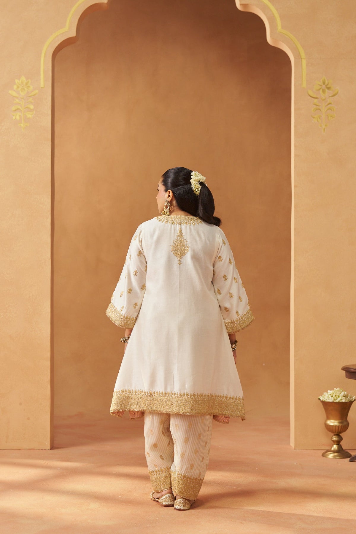 Zeenal Daisy Ivory A-Line Kaaftan with Salwar (LXRTS)