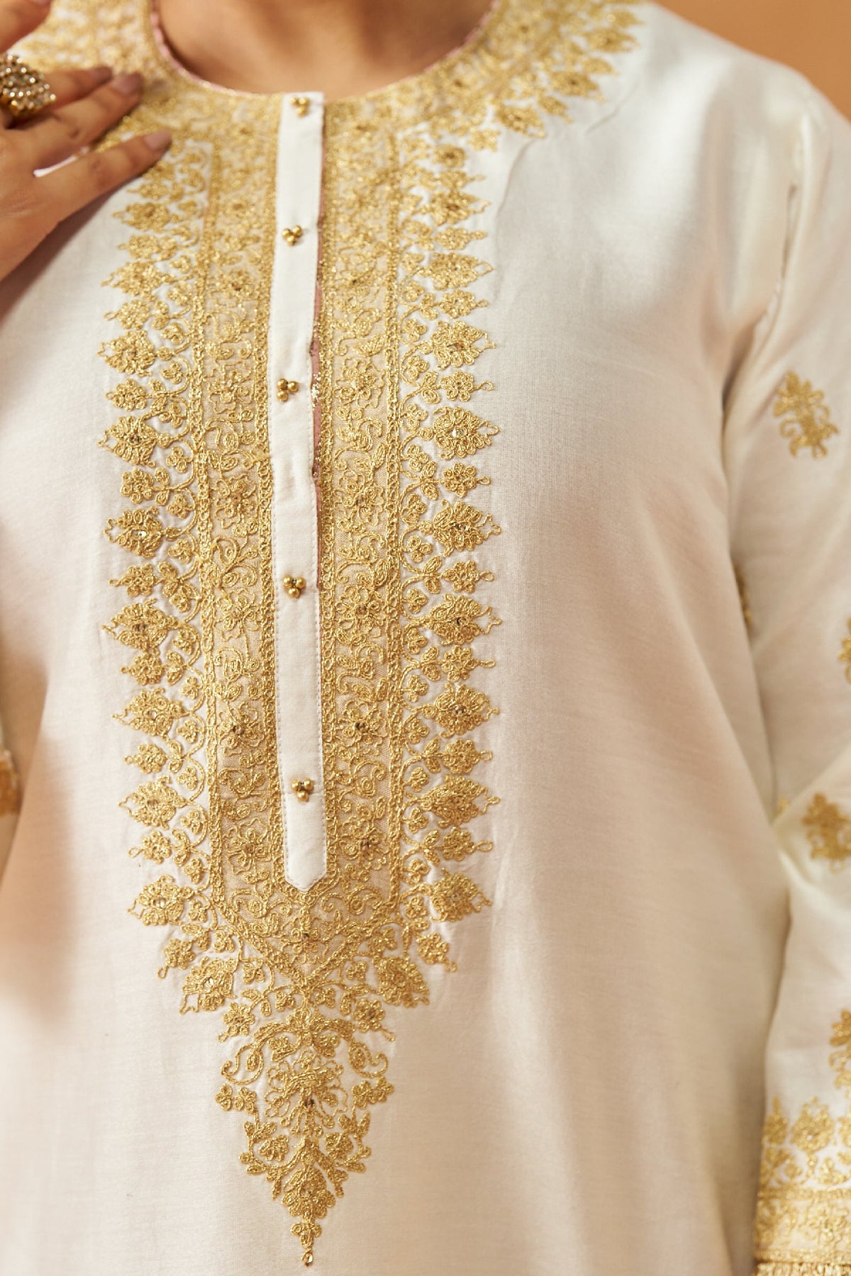 Zeenal Daisy Ivory A-Line Kaaftan with Salwar (LXRTS)