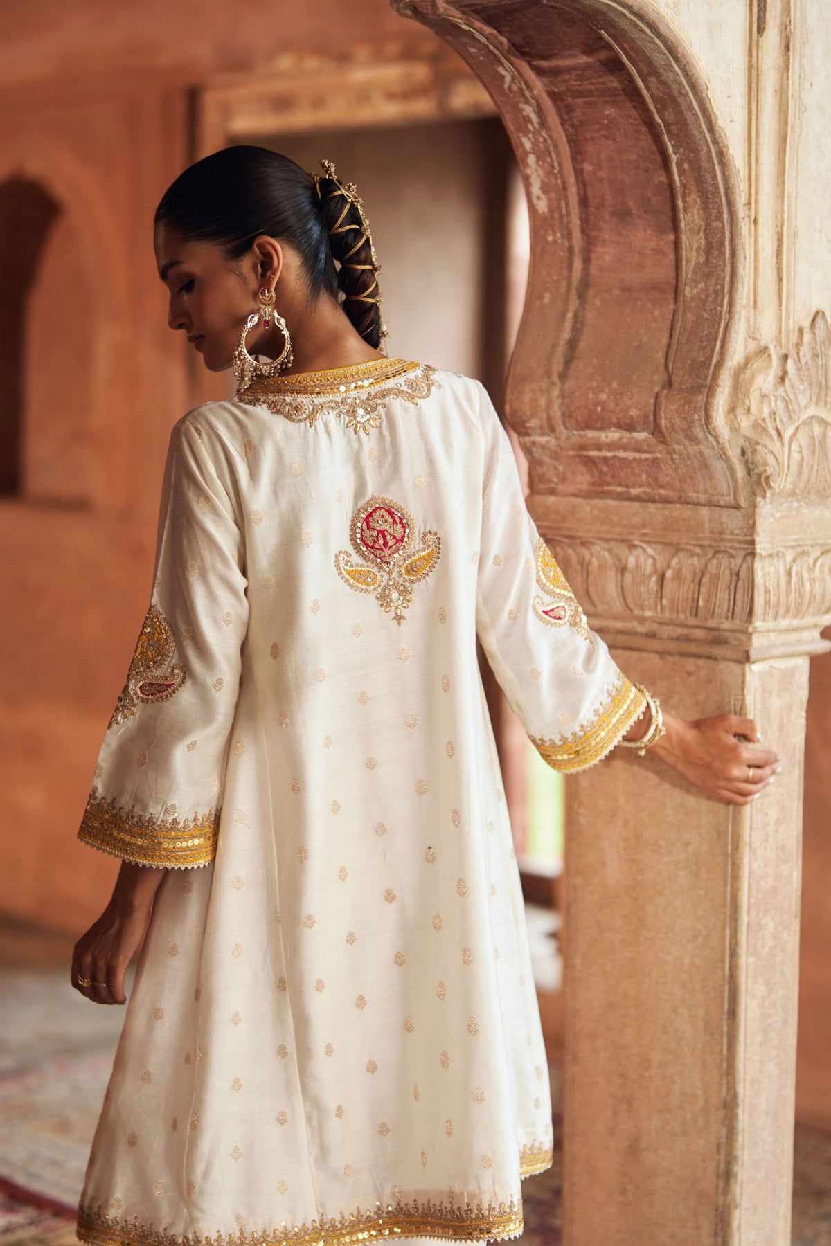 INAAYAT - DAISY IVORY CHAUGA WITH SALWAR