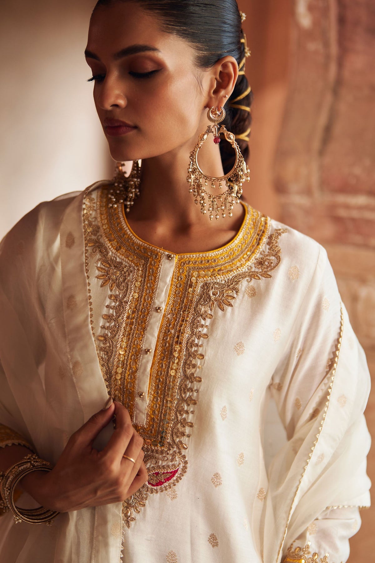 INAAYAT - DAISY IVORY CHAUGA WITH SALWAR