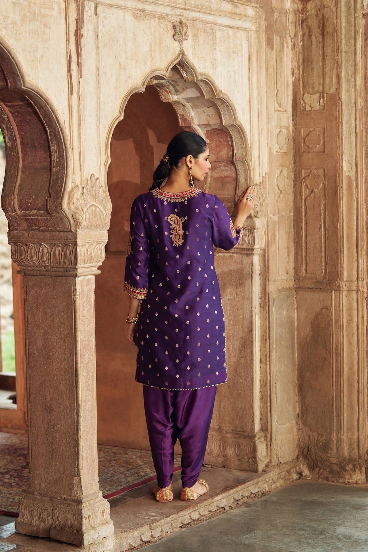FAHMIDA - DEEP PURPLE SHORT KURTA WITH TULIP PANT