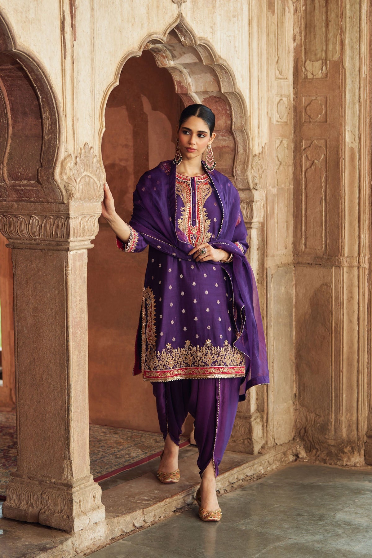 Ishna Batra In FAHMIDA - DEEP PURPLE SHORT KURTA WITH TULIP PANT