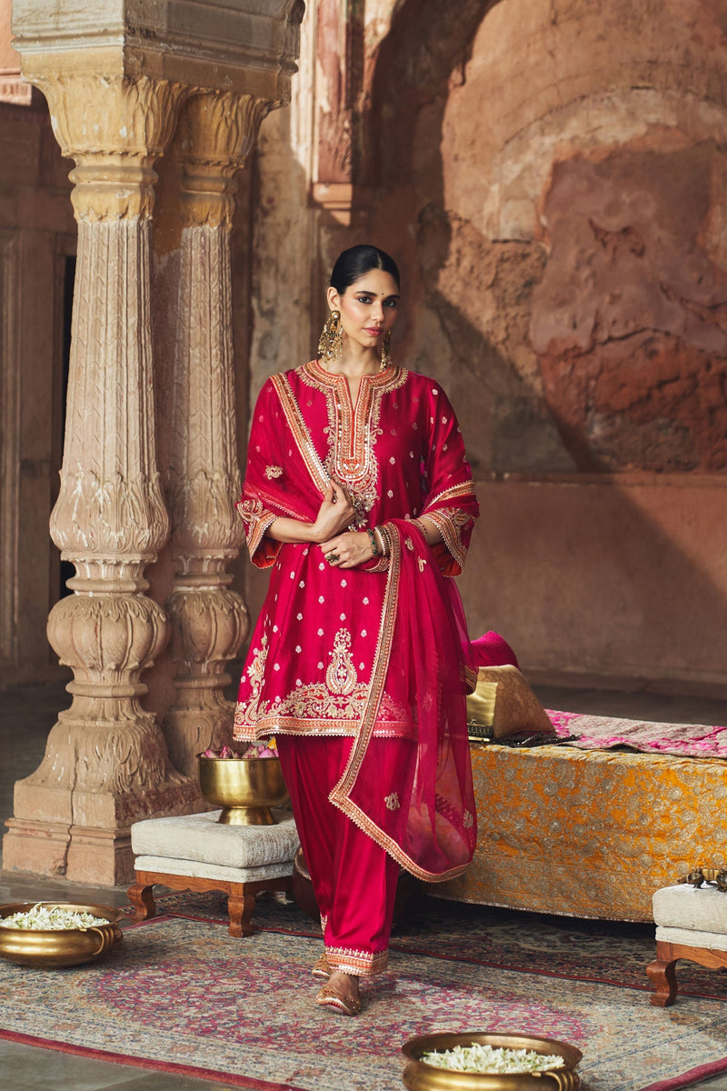 MEHWISH - HOTPINK SHORT KURTA WITH SALWAR AND DUPATTA (Lxrts)